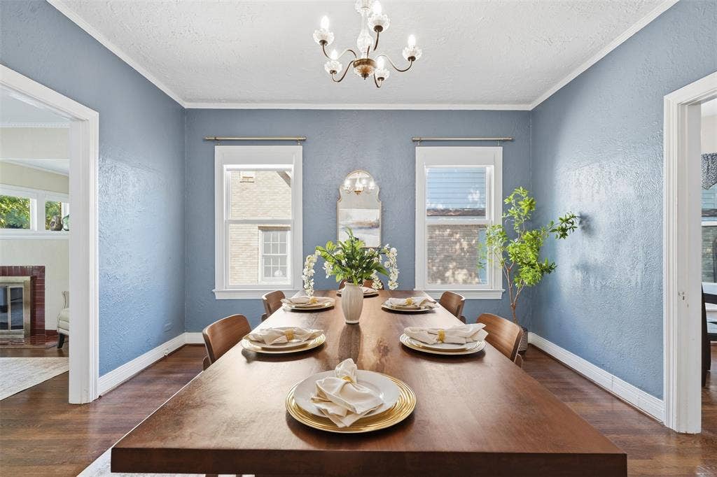 1138 N Edgefield Avenue, Dallas, TX 75208