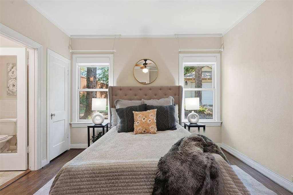 1138 N Edgefield Avenue, Dallas, TX 75208