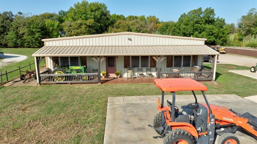 Property photo for 1212 S Washington Street, Pilot Point, TX