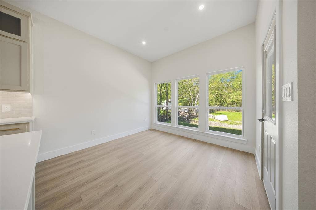 10011 Lansdowne Drive, Dallas, TX 75217 10011 Lansdowne Drive, Dallas, TX 75217