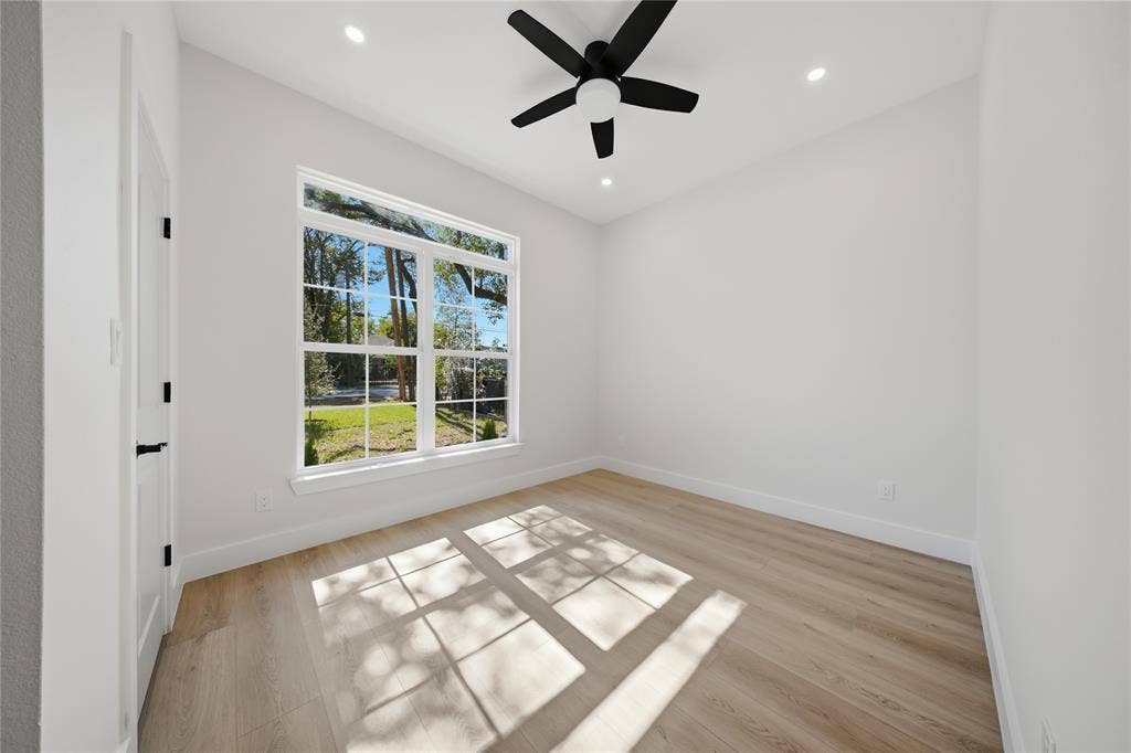 10011 Lansdowne Drive, Dallas, TX 75217 10011 Lansdowne Drive, Dallas, TX 75217