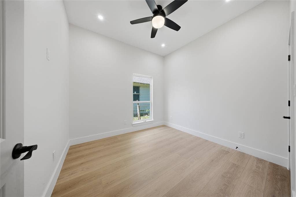 10011 Lansdowne Drive, Dallas, TX 75217 10011 Lansdowne Drive, Dallas, TX 75217