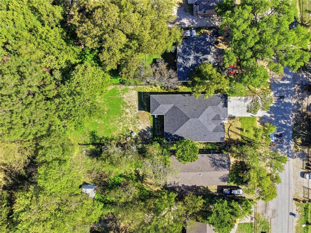 10011 Lansdowne Drive, Dallas, TX 75217 10011 Lansdowne Drive, Dallas, TX 75217