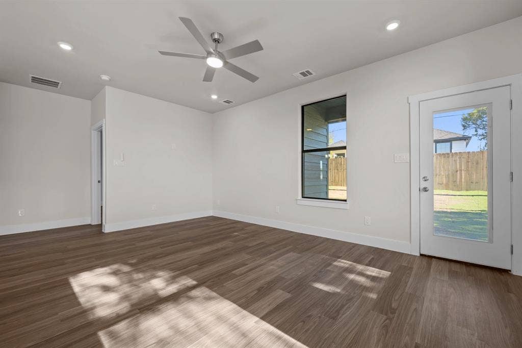 933 Nacogdoches River Drive, Granbury, TX 76048