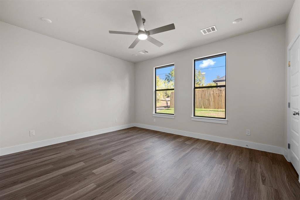 933 Nacogdoches River Drive, Granbury, TX 76048