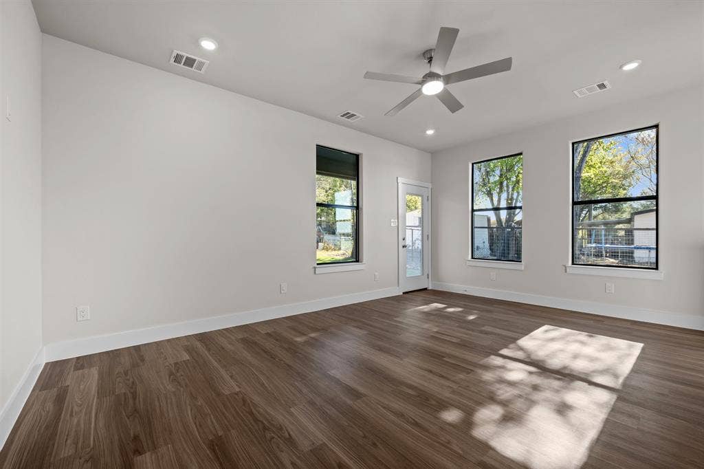 933 Nacogdoches River Drive, Granbury, TX 76048