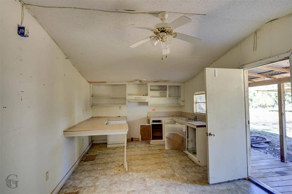 10375 Bonanza Trail, Keithville, LA 71047