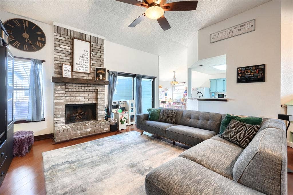 322 Allegheny Trail Lane, Garland, TX 75043 322 Allegheny Trail Lane, Garland, TX 75043