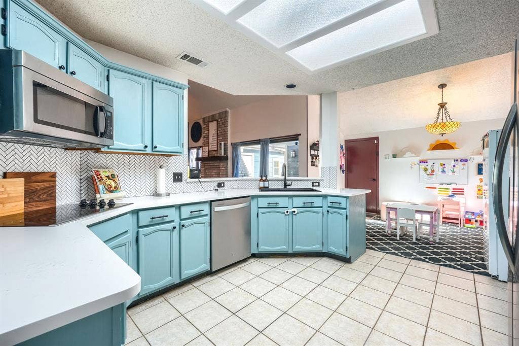 322 Allegheny Trail Lane, Garland, TX 75043 322 Allegheny Trail Lane, Garland, TX 75043