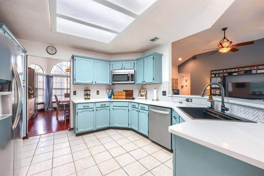 322 Allegheny Trail Lane, Garland, TX 75043 322 Allegheny Trail Lane, Garland, TX 75043