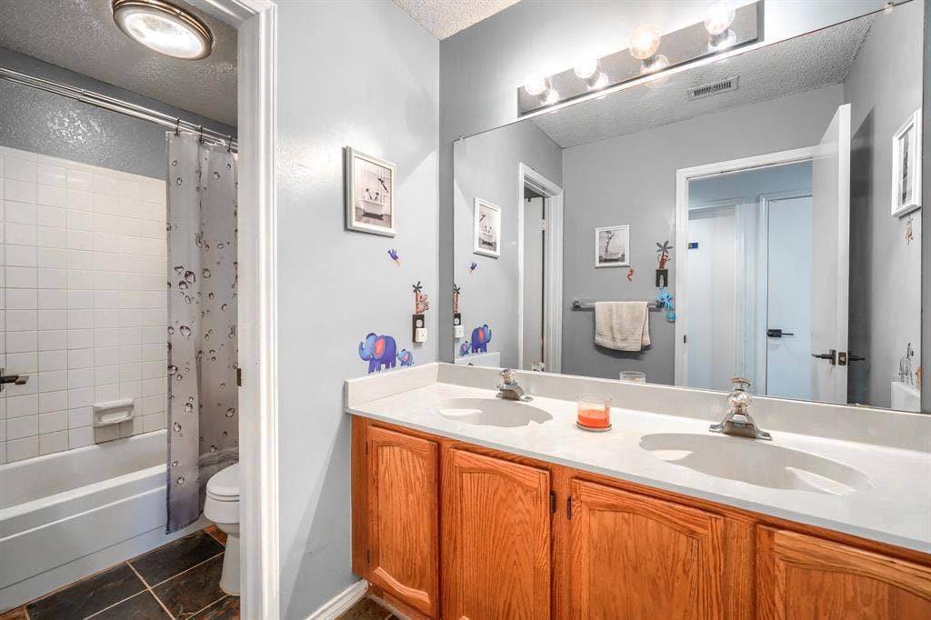 322 Allegheny Trail Lane, Garland, TX 75043 322 Allegheny Trail Lane, Garland, TX 75043