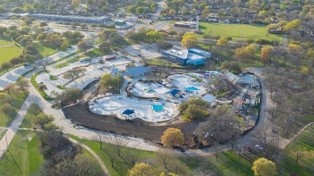 322 Allegheny Trail Lane, Garland, TX 75043 322 Allegheny Trail Lane, Garland, TX 75043