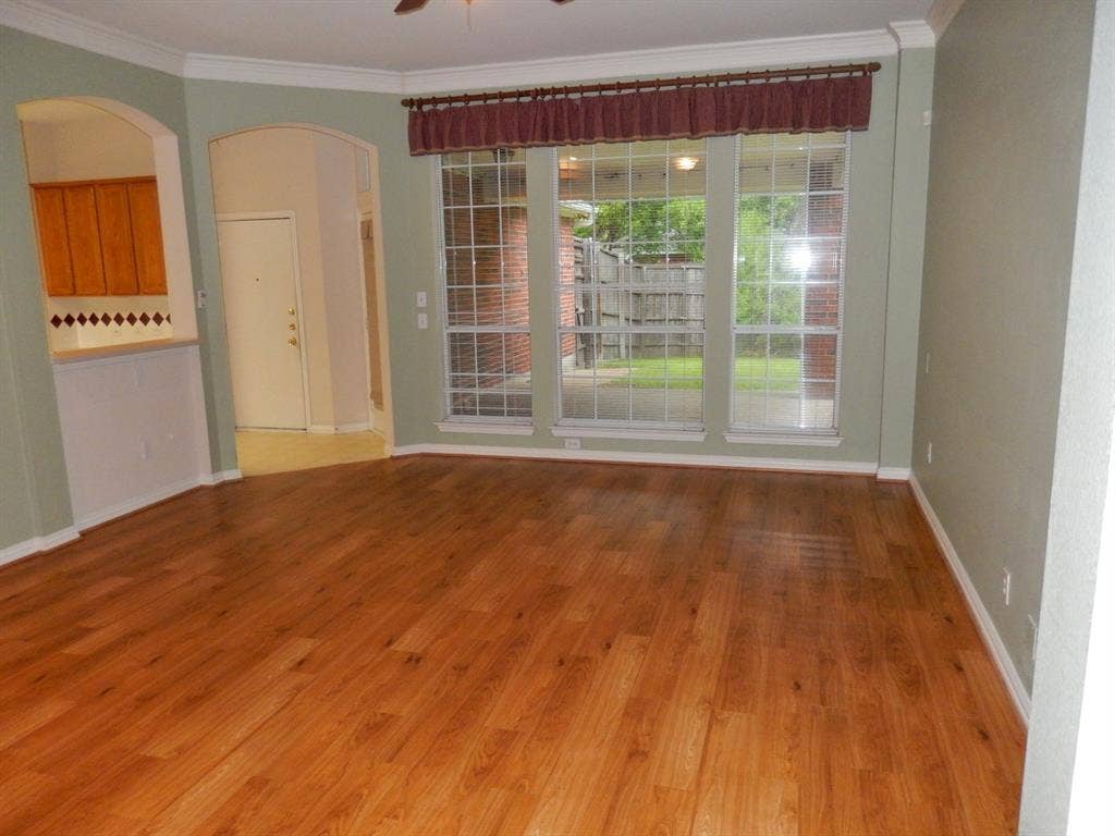 5414 Deer Brook Road, Garland, TX 75044 living 2