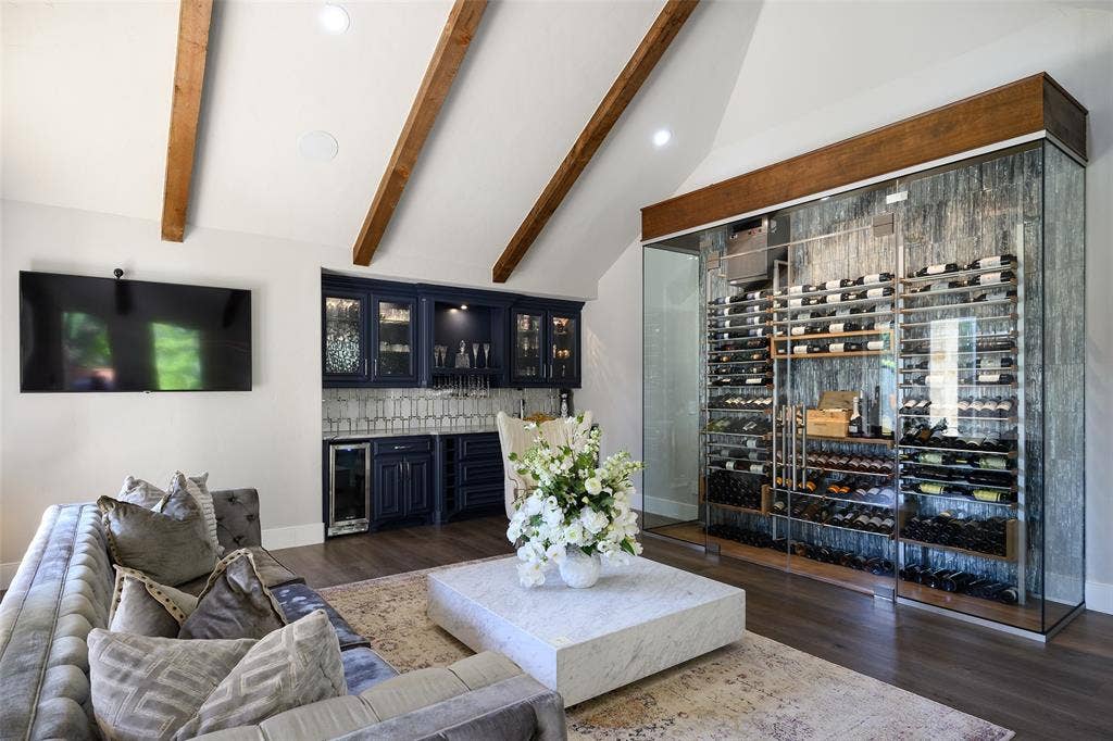 6406 Deloache Avenue, Dallas, TX 75225