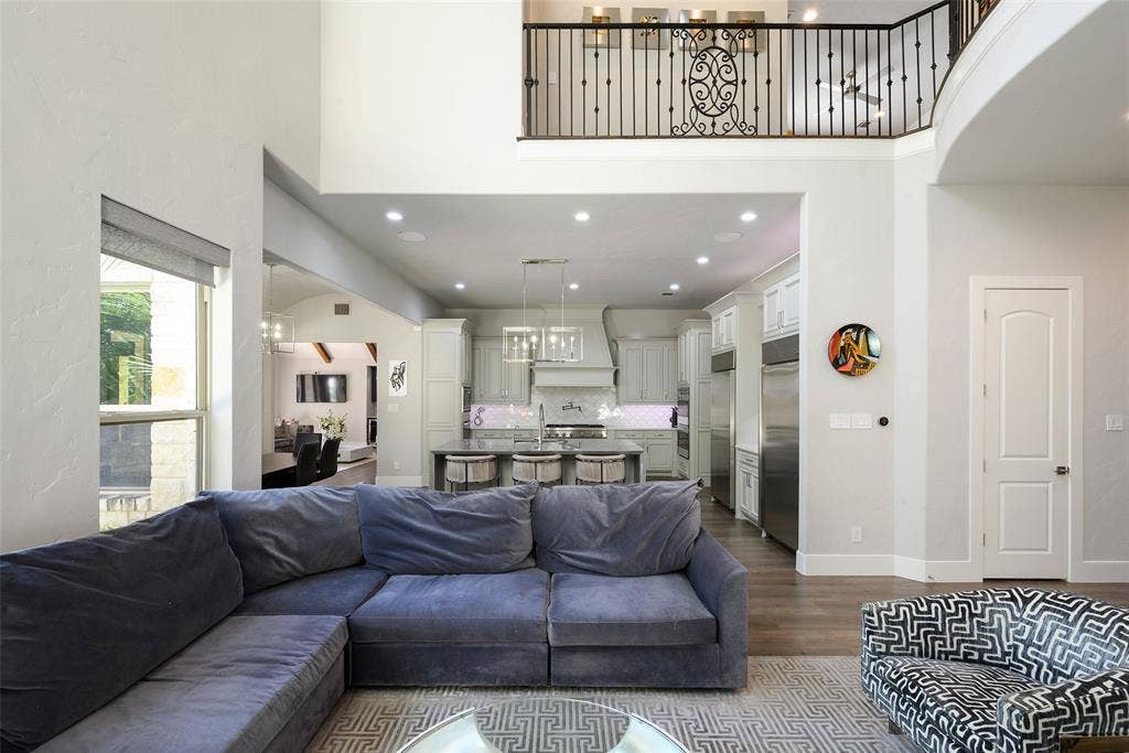 6406 Deloache Avenue, Dallas, TX 75225