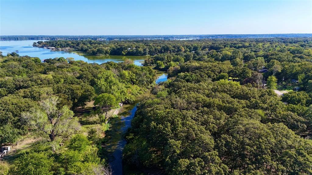 9460 Amy Drive, Hawk Cove, TX 75474 9460 Amy Drive, Hawk Cove, TX 75474