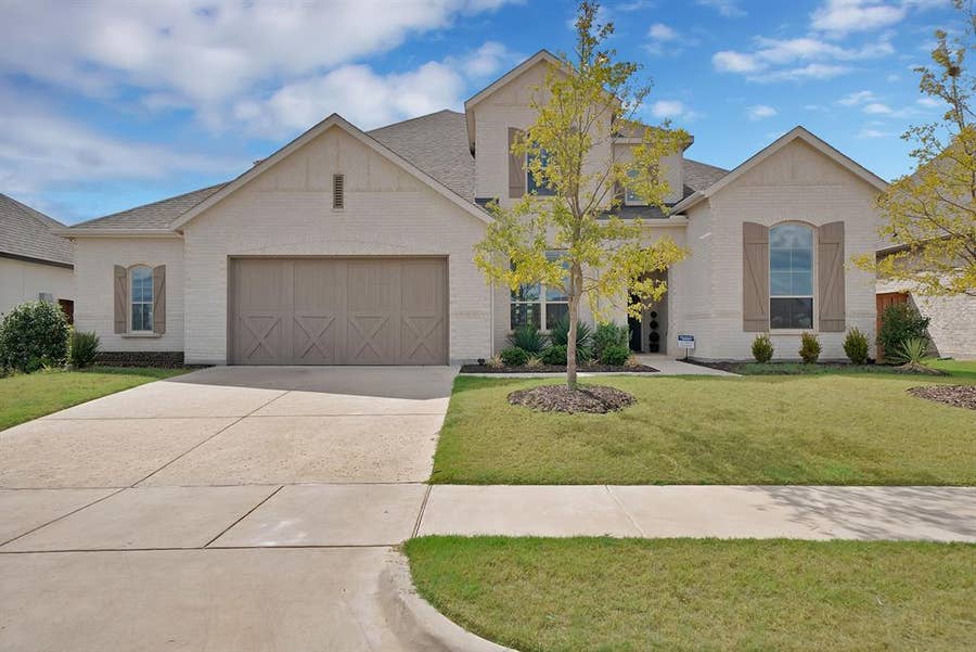 Property photo for 4222 Crown Run Road, Midlothian, TX