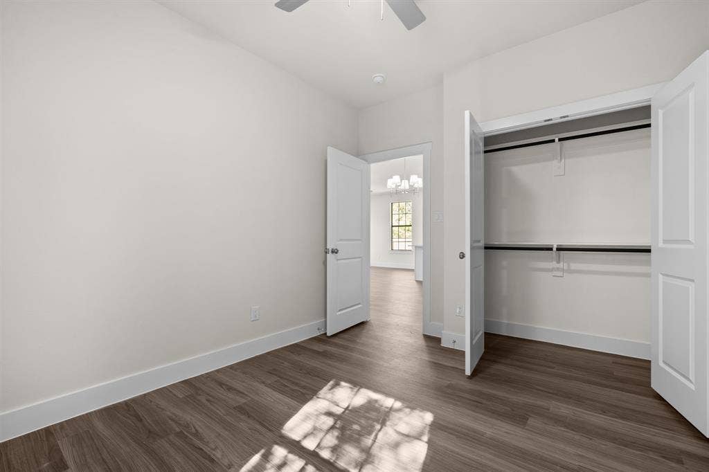932 Bosque River Drive, Granbury, TX 76048