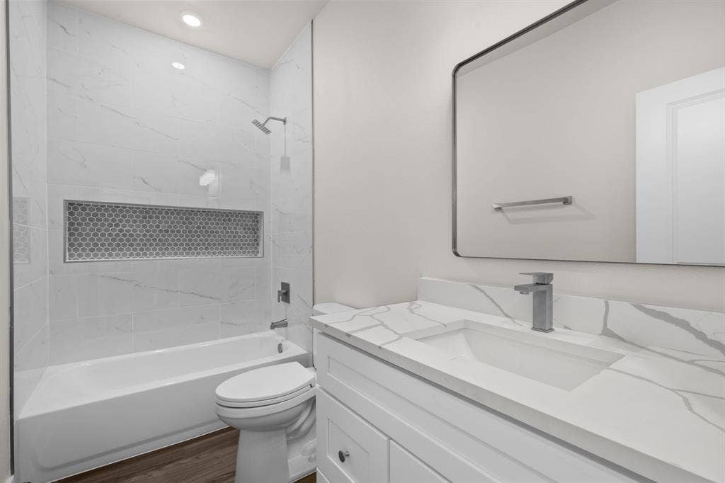 932 Bosque River Drive, Granbury, TX 76048