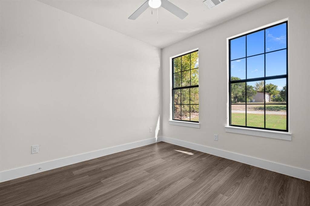 932 Bosque River Drive, Granbury, TX 76048