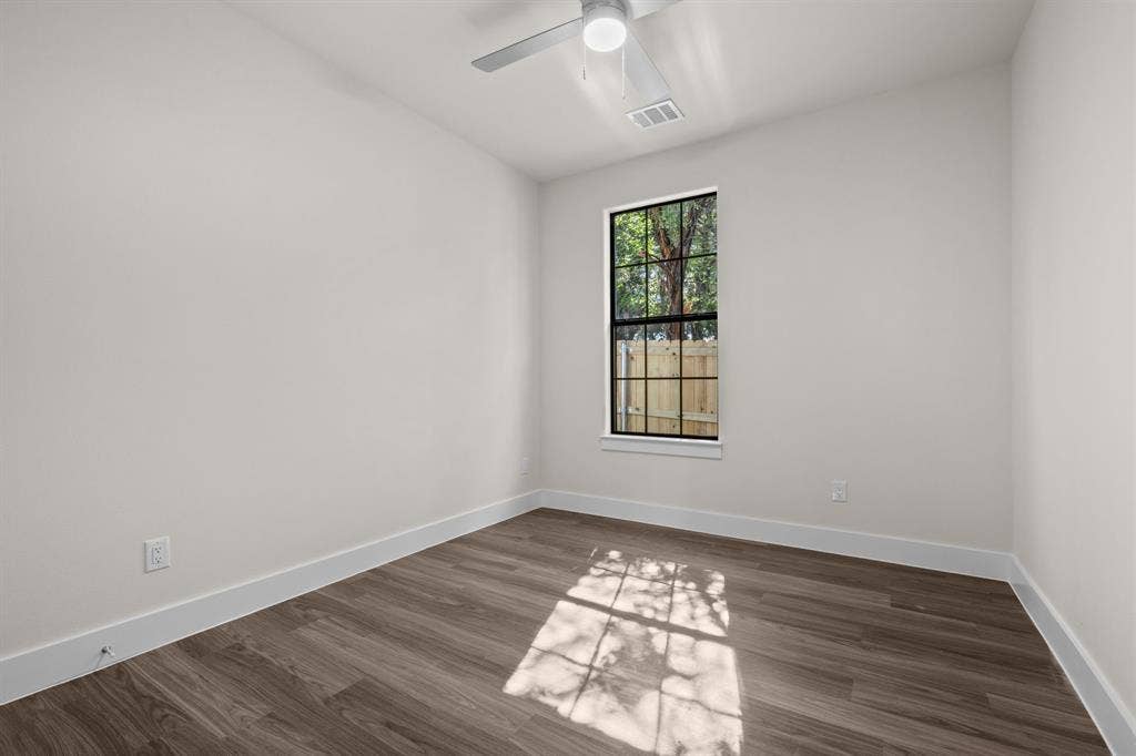 932 Bosque River Drive, Granbury, TX 76048