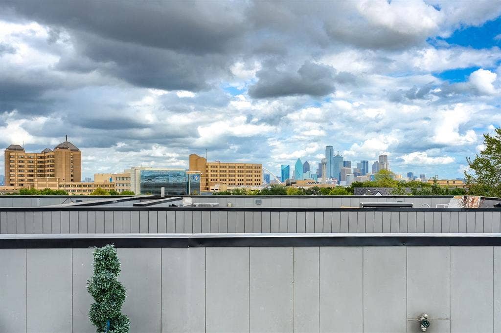320 Mathey Court, Dallas, TX 75208 320 Mathey Court, Dallas, TX 75208