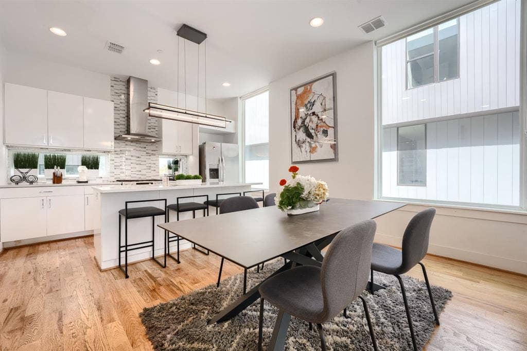 320 Mathey Court, Dallas, TX 75208 320 Mathey Court, Dallas, TX 75208