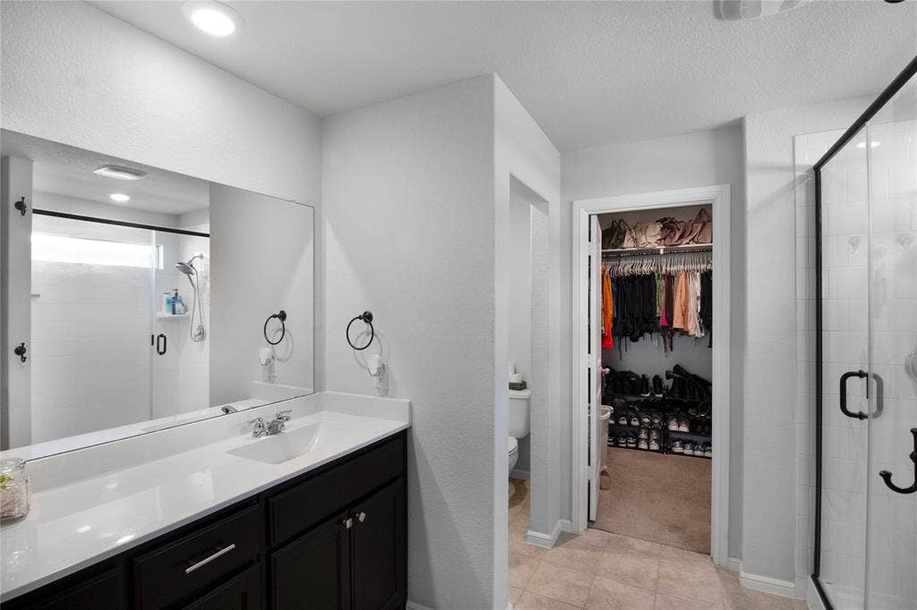 Master Bath, Oversize Shower, Walk-in Closet