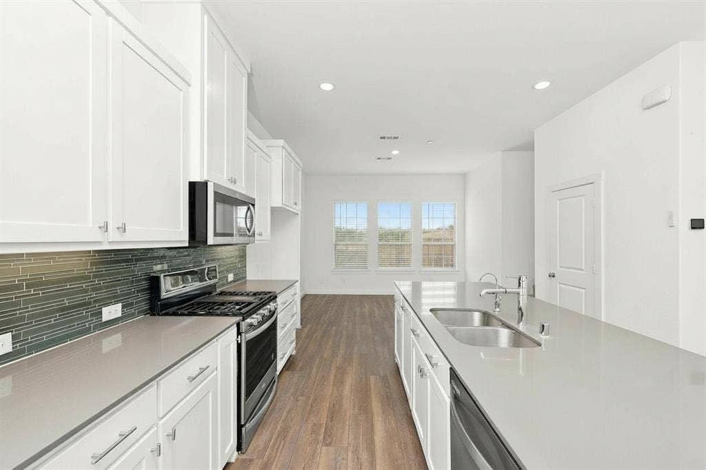 695 Vista Del Lago Drive, Lewisville, TX 75067 695 Vista Del Lago Drive, Lewisville, TX 75067