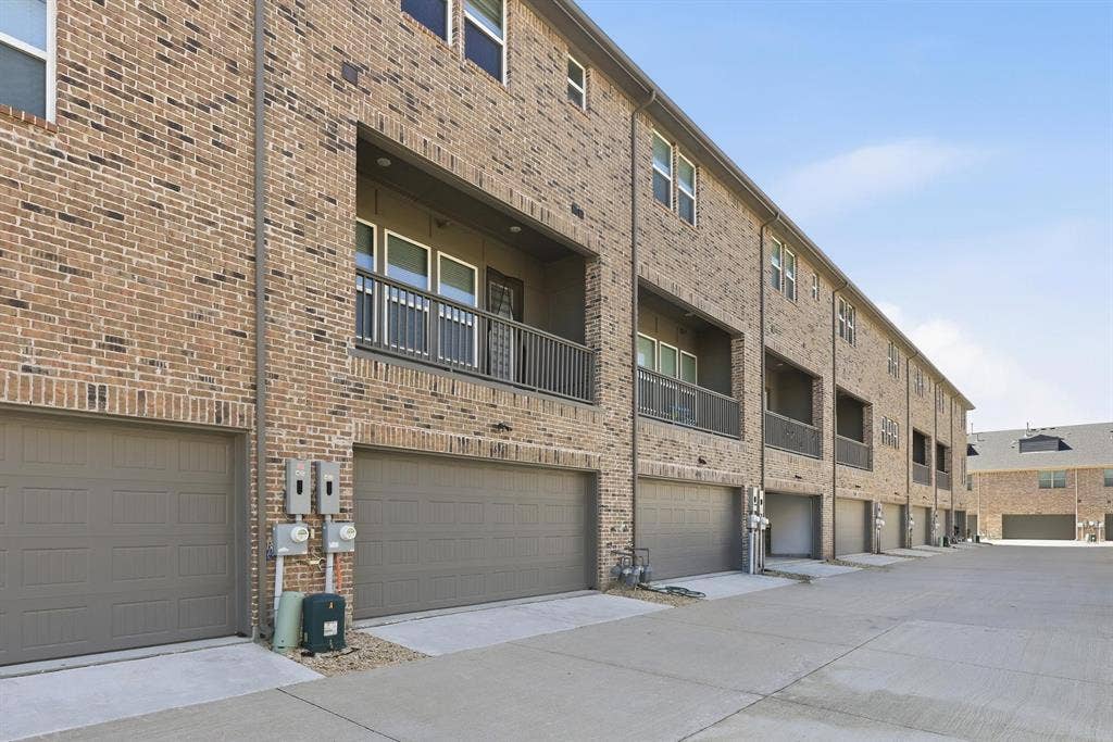695 Vista Del Lago Drive, Lewisville, TX 75067 695 Vista Del Lago Drive, Lewisville, TX 75067