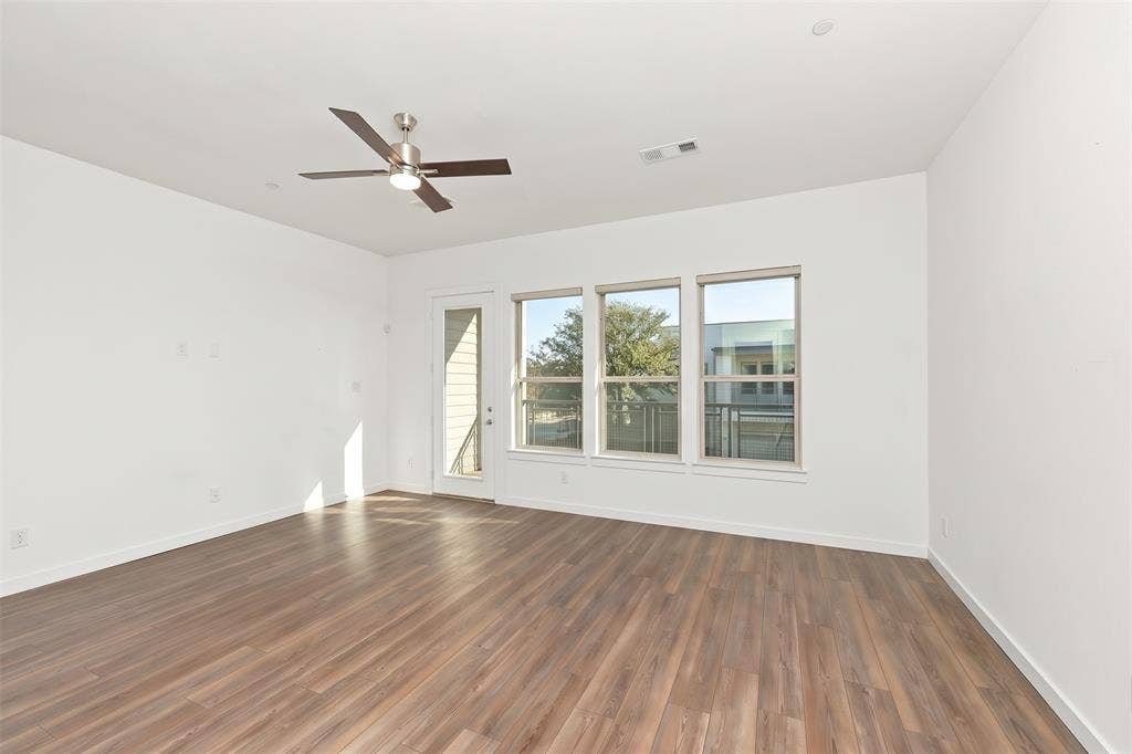 695 Vista Del Lago Drive, Lewisville, TX 75067 695 Vista Del Lago Drive, Lewisville, TX 75067