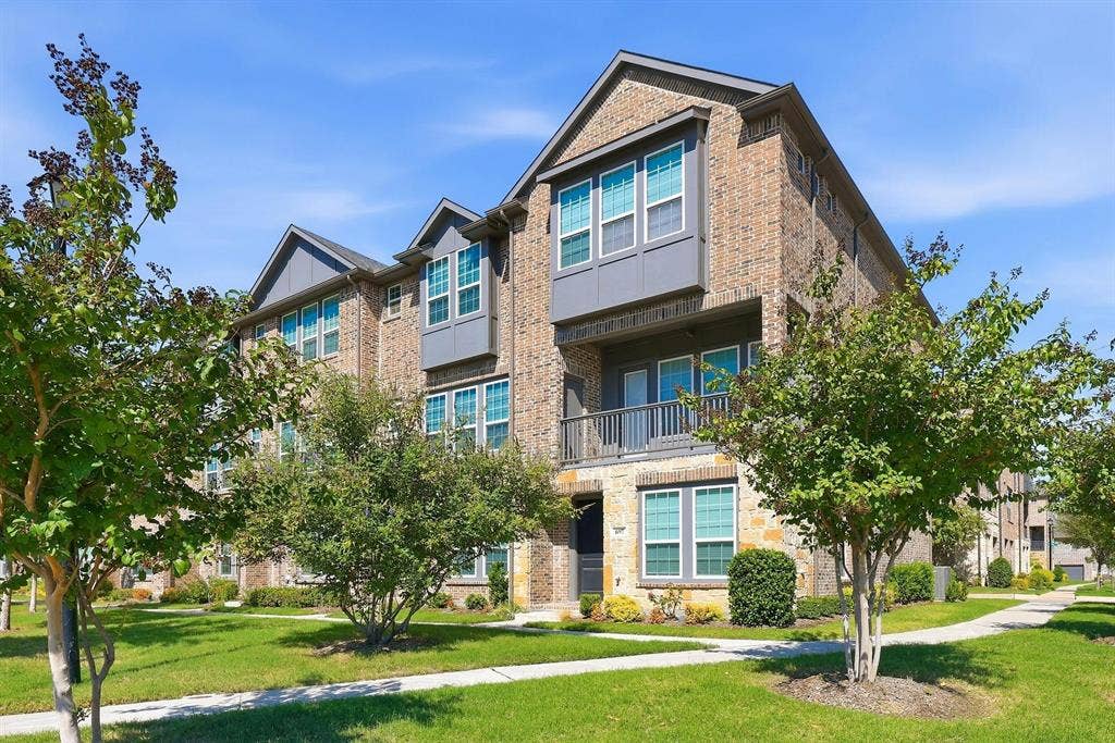 695 Vista Del Lago Drive, Lewisville, TX 75067 695 Vista Del Lago Drive, Lewisville, TX 75067
