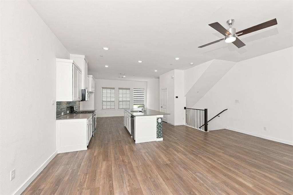 695 Vista Del Lago Drive, Lewisville, TX 75067 695 Vista Del Lago Drive, Lewisville, TX 75067