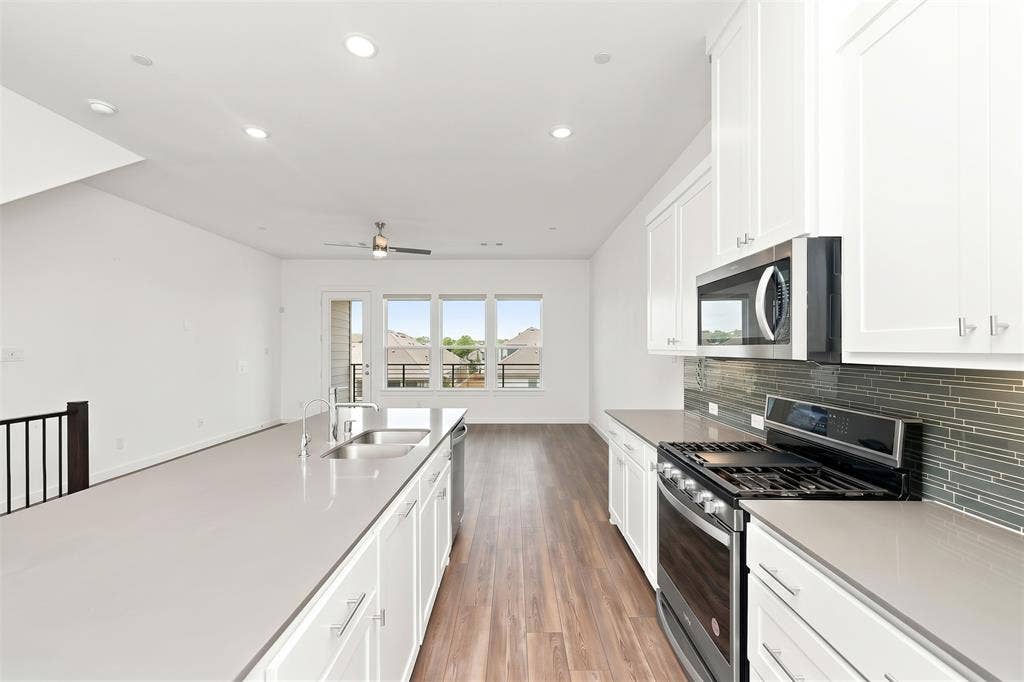 695 Vista Del Lago Drive, Lewisville, TX 75067 695 Vista Del Lago Drive, Lewisville, TX 75067