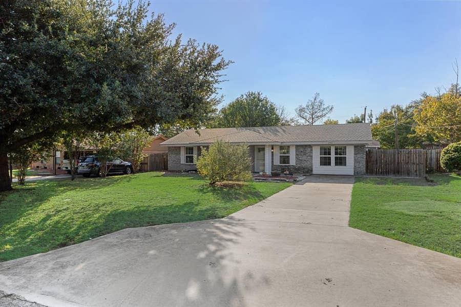Property photo for 244 Richard Lane, Azle, TX