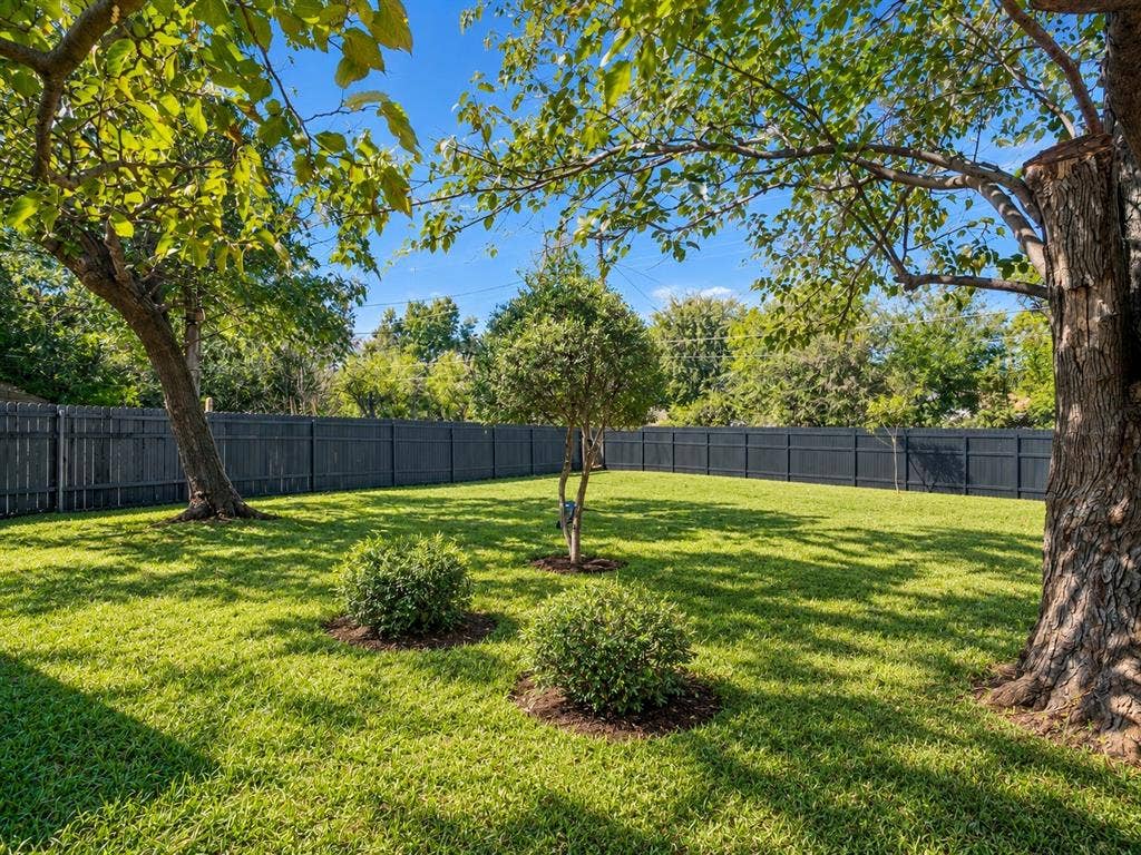 2613 Syracuse Drive, Irving, TX 75062 2613 Syracuse Drive, Irving, TX 75062