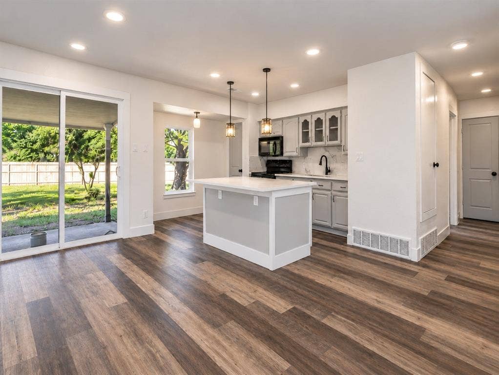 2613 Syracuse Drive, Irving, TX 75062 2613 Syracuse Drive, Irving, TX 75062