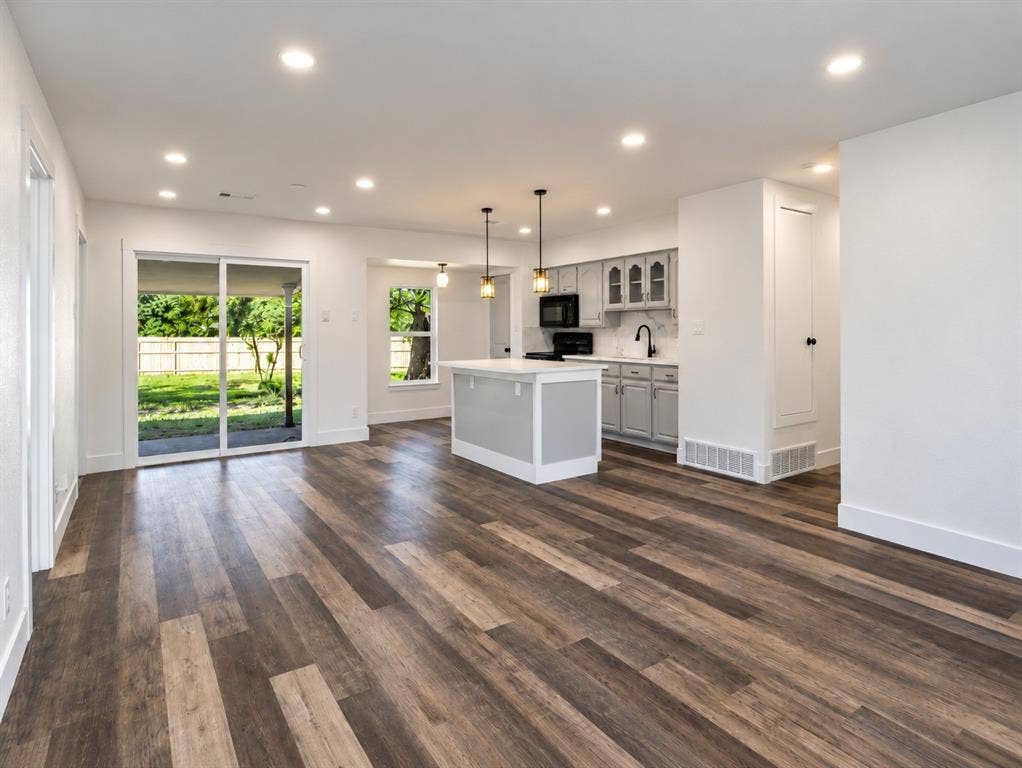 2613 Syracuse Drive, Irving, TX 75062 2613 Syracuse Drive, Irving, TX 75062