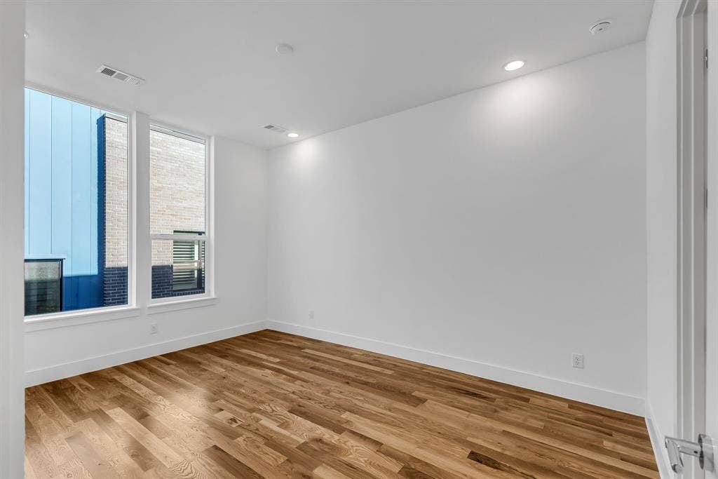 426 W 9th Street, Dallas, TX 75208 426 W 9th Street, Dallas, TX 75208