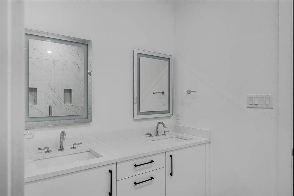 426 W 9th Street, Dallas, TX 75208 426 W 9th Street, Dallas, TX 75208