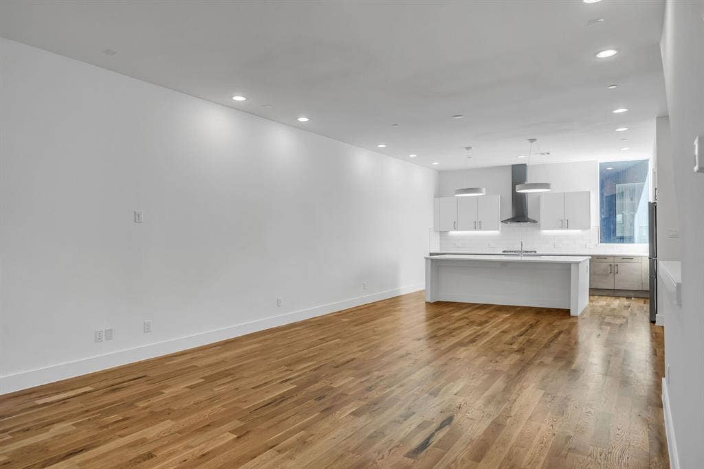 426 W 9th Street, Dallas, TX 75208 426 W 9th Street, Dallas, TX 75208