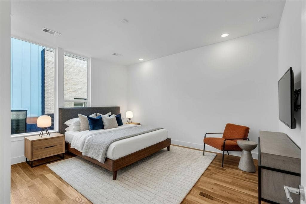 426 W 9th Street, Dallas, TX 75208 426 W 9th Street, Dallas, TX 75208