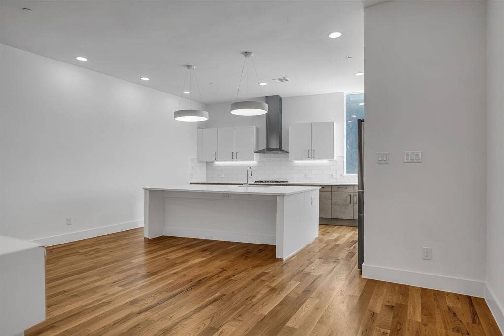 426 W 9th Street, Dallas, TX 75208 426 W 9th Street, Dallas, TX 75208