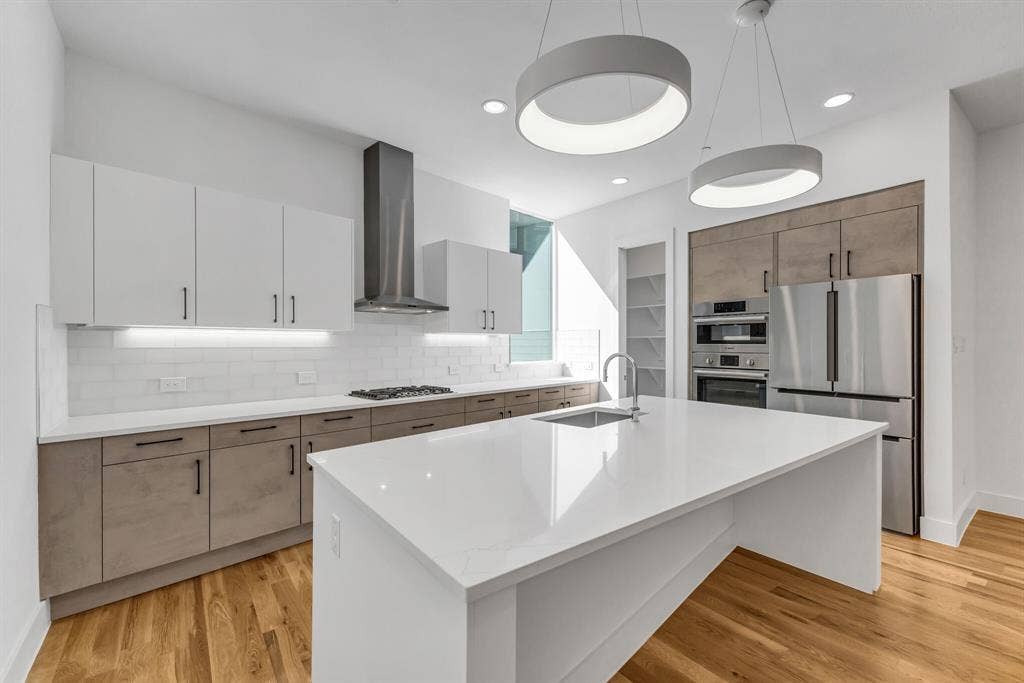 426 W 9th Street, Dallas, TX 75208 426 W 9th Street, Dallas, TX 75208