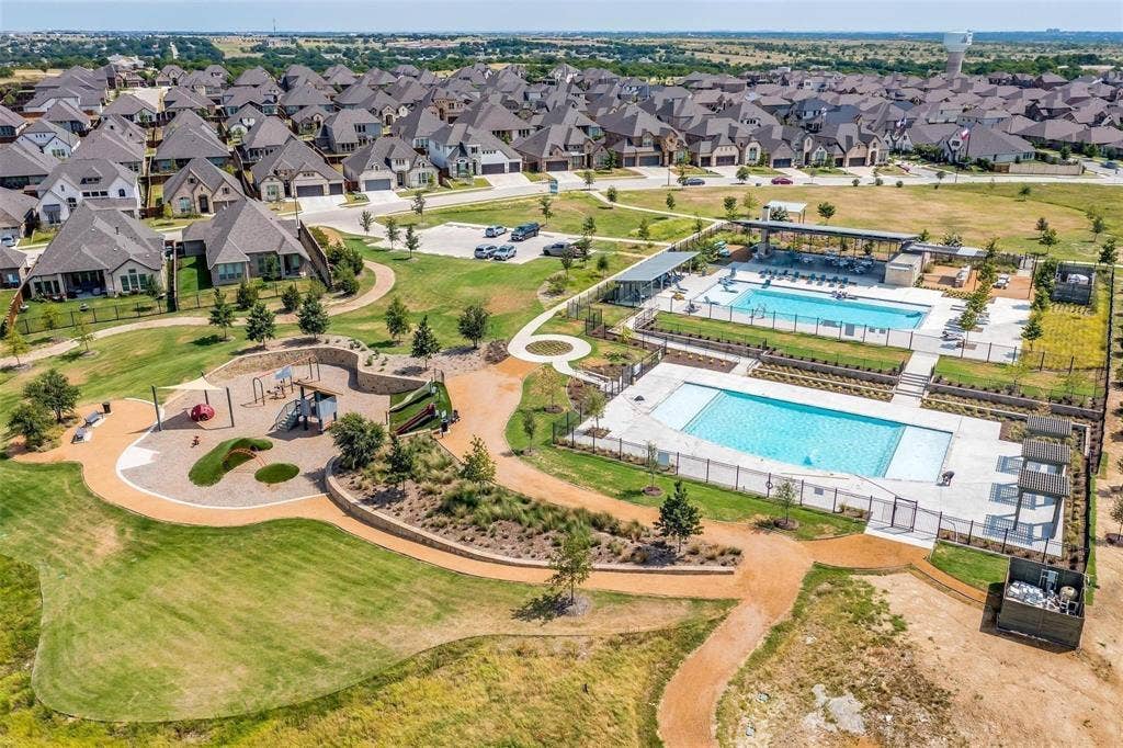 5736 Lake Jackson Drive, Fort Worth, TX 76126