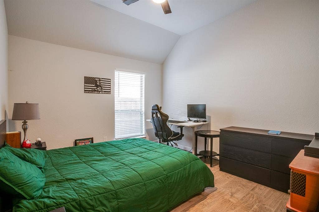 5736 Lake Jackson Drive, Fort Worth, TX 76126