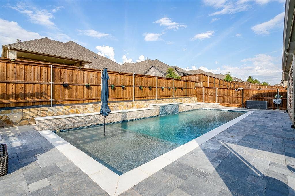 5736 Lake Jackson Drive, Fort Worth, TX 76126