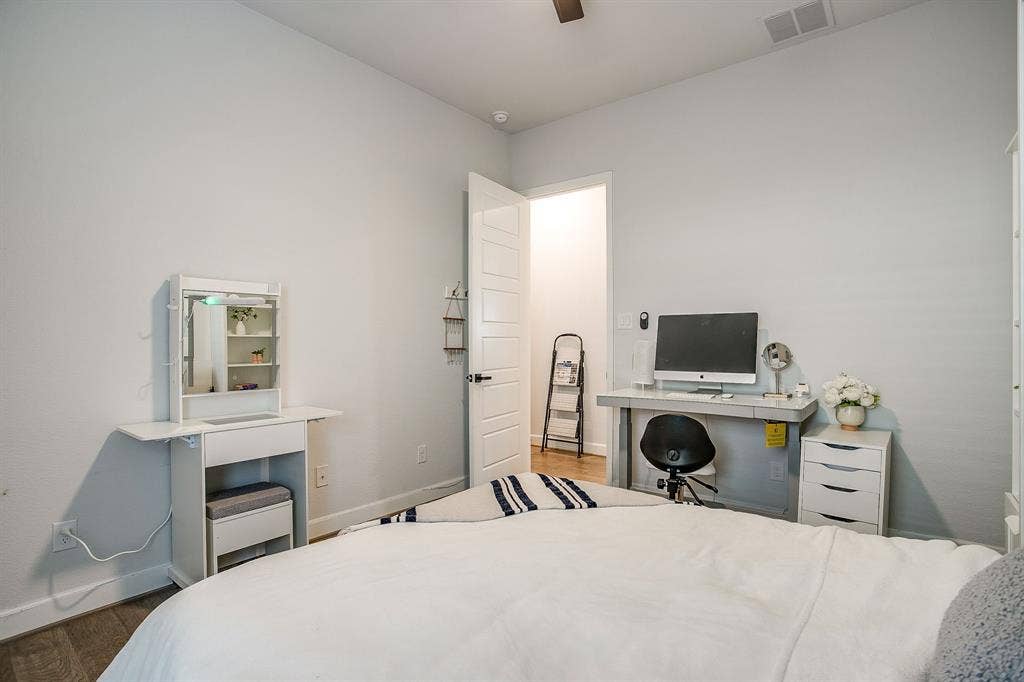 5736 Lake Jackson Drive, Fort Worth, TX 76126