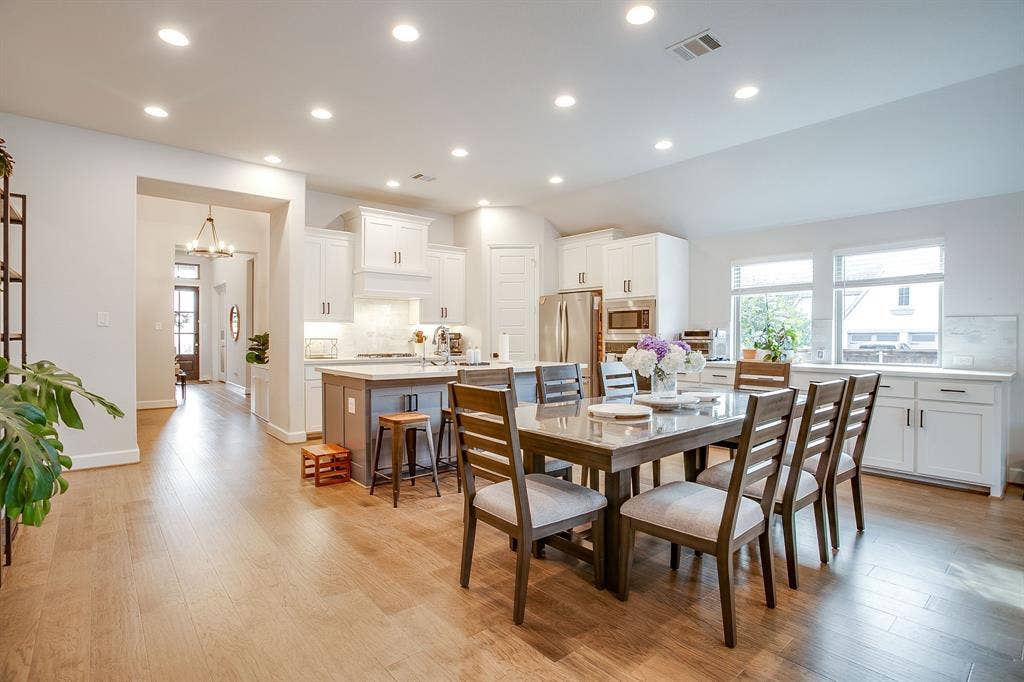 5736 Lake Jackson Drive, Fort Worth, TX 76126