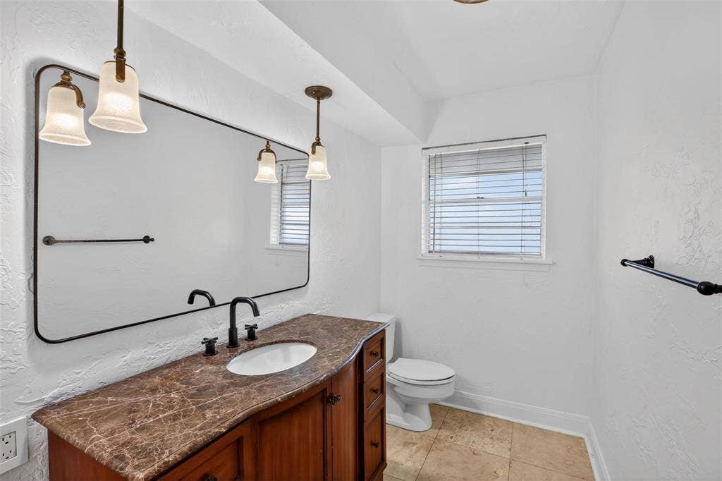 9551 Highedge Drive, Dallas, TX 75238 9551 Highedge Drive, Dallas, TX 75238